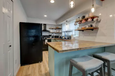 Kitchen - 21 Vine St, Winchester, KY 40391 photo 1 of 3