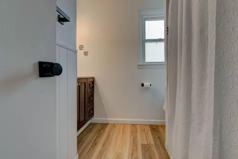 Bath - 21 Vine St, Winchester, KY 40391 photo 1 of 2