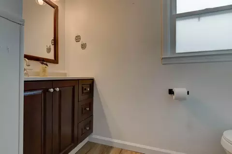 Bath - 21 Vine St, Winchester, KY 40391 photo 2 of 2