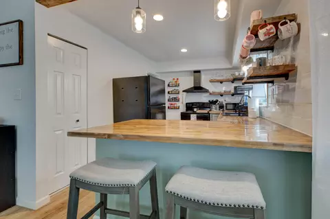Kitchen - 21 Vine St, Winchester, KY 40391 photo 2 of 3
