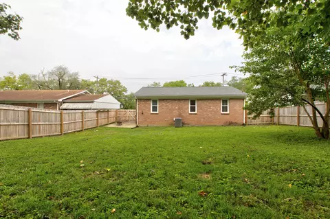 Exterior - 21 Vine St, Winchester, KY 40391 photo 4 of 6