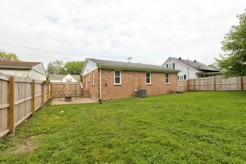 Exterior - 21 Vine St, Winchester, KY 40391 photo 5 of 6