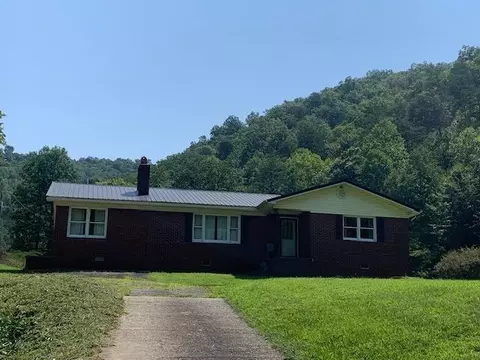 1023 Arkansas Creek Road Rd, Martin, KY 41649