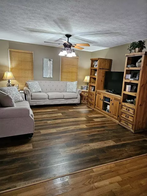 Living - 289 Proffitt St, Brodhead, KY 40409 photo 1 of 1