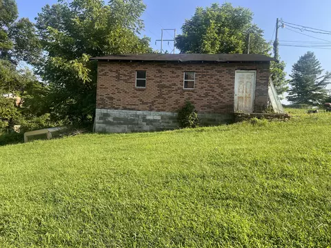 Exterior - 370 Laurel Whitley Road Rd, Corbin, KY 40701 photo 6 of 9