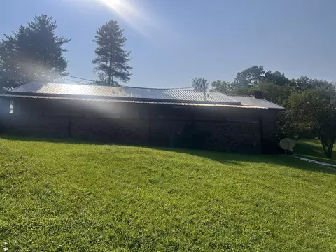 Exterior - 370 Laurel Whitley Road Rd, Corbin, KY 40701 photo 7 of 9