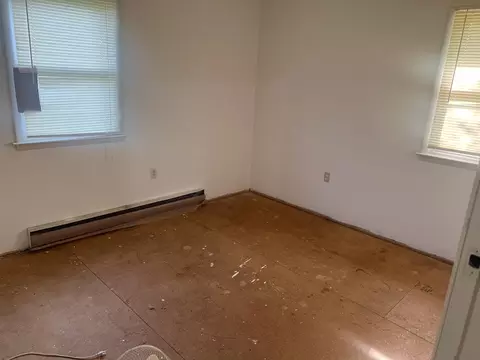 Bedroom - 370 Laurel Whitley Road Rd, Corbin, KY 40701 photo 3 of 7