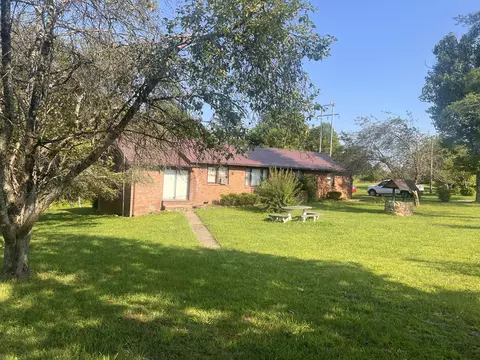 Exterior - 370 Laurel Whitley Road Rd, Corbin, KY 40701 photo 3 of 9
