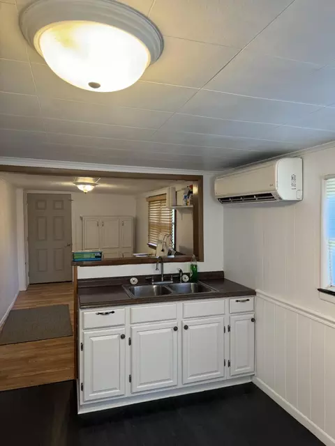 Kitchen - 1905 Patton Ave, Jackson, KY 41339 photo 1 of 2