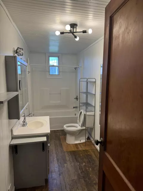 Bath - 1905 Patton Ave, Jackson, KY 41339 photo 1 of 1