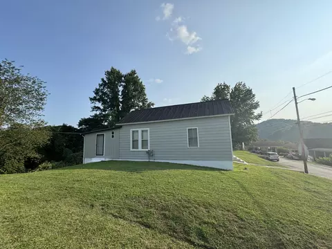 Exterior - 1905 Patton Ave, Jackson, KY 41339 photo 4 of 6