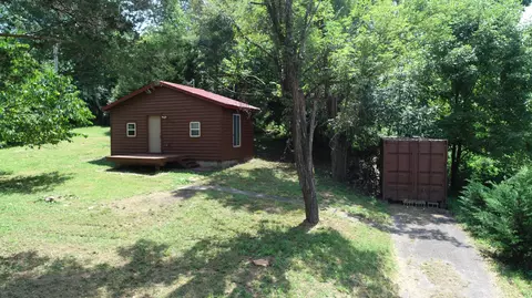 Exterior - 315 S Hwy 27 Loop 4 W, Burnside, KY 42519 photo 2 of 3
