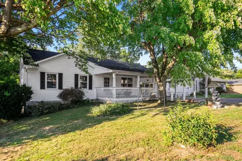 25 Kaye St, Berea, KY 40403 photo 1