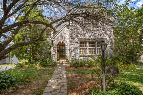 815 Cooper Dr, Lexington, KY 40502