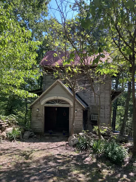 1004 Lilly Ferry Rd, Irvine, KY 40336