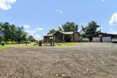 8 Riddle St, South Shore, KY 41175