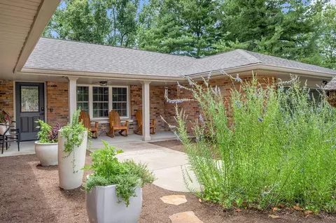 680 Beth Ln, Lexington, KY 40503