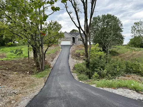1802 Adkinson Dr, Richmond, KY 40475