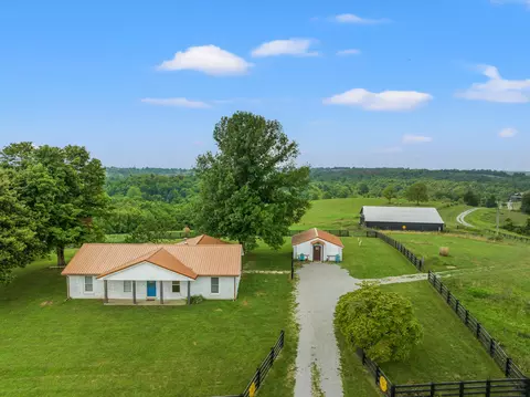 951 Perry Rogers Rd, Lancaster, KY 40444