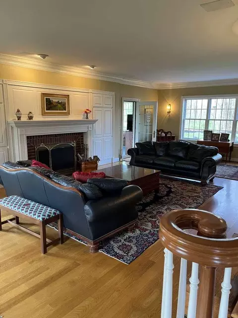 Living - 742 Cameron Ct, Union, KY 41091 photo 2 of 2