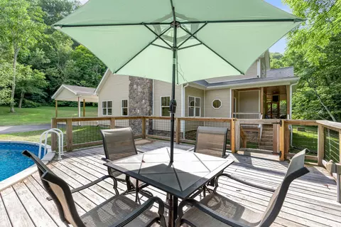 1425 Griers Creek Rd, Versailles, KY 40383