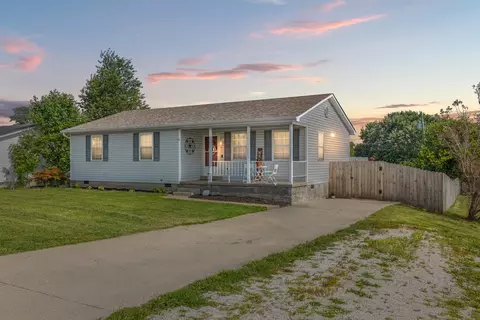 1107 Cherrywood Dr, Lawrenceburg, KY 40342
