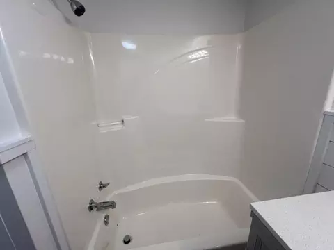 Bath - 650 Rawcel St, Morehead, KY 40351 photo 3 of 3