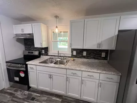 Kitchen - 650 Rawcel St, Morehead, KY 40351 photo 3 of 4