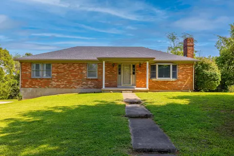 344 Oak Dr, Lancaster, KY 40444