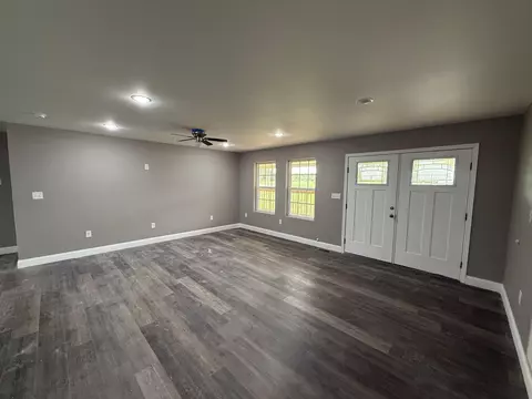 Living - 34 Broadway Ln, Corbin, KY 40701 photo 1 of 1