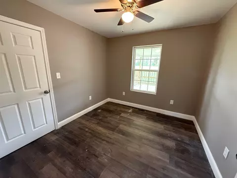 Bedroom - 34 Broadway Ln, Corbin, KY 40701 photo 2 of 2