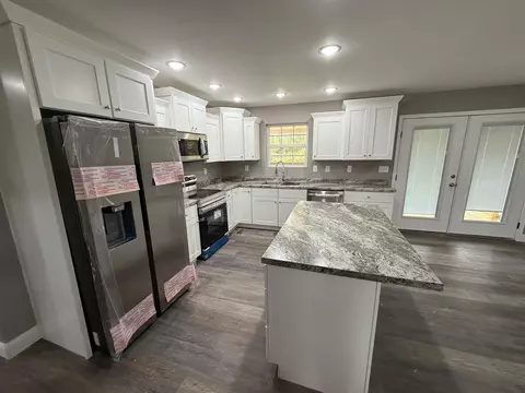 Kitchen - 34 Broadway Ln, Corbin, KY 40701 photo 3 of 4