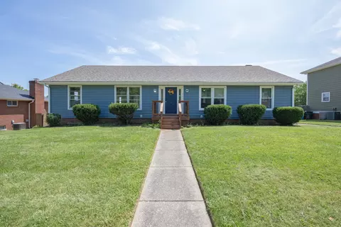 376 Woodview Dr, Lexington, KY 40515