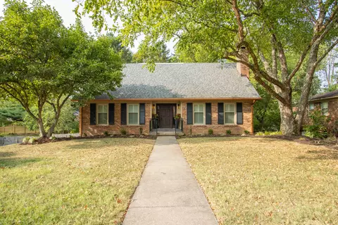 3233 Pepperhill Rd, Lexington, KY 40502