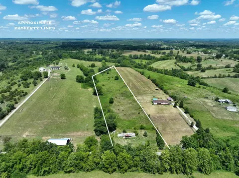 1921 Robinson-renaker Rd, Berry, KY 41003
