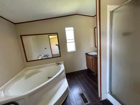 Bath - 90 Mangold Dr, Nancy, KY 42544 photo 1 of 1