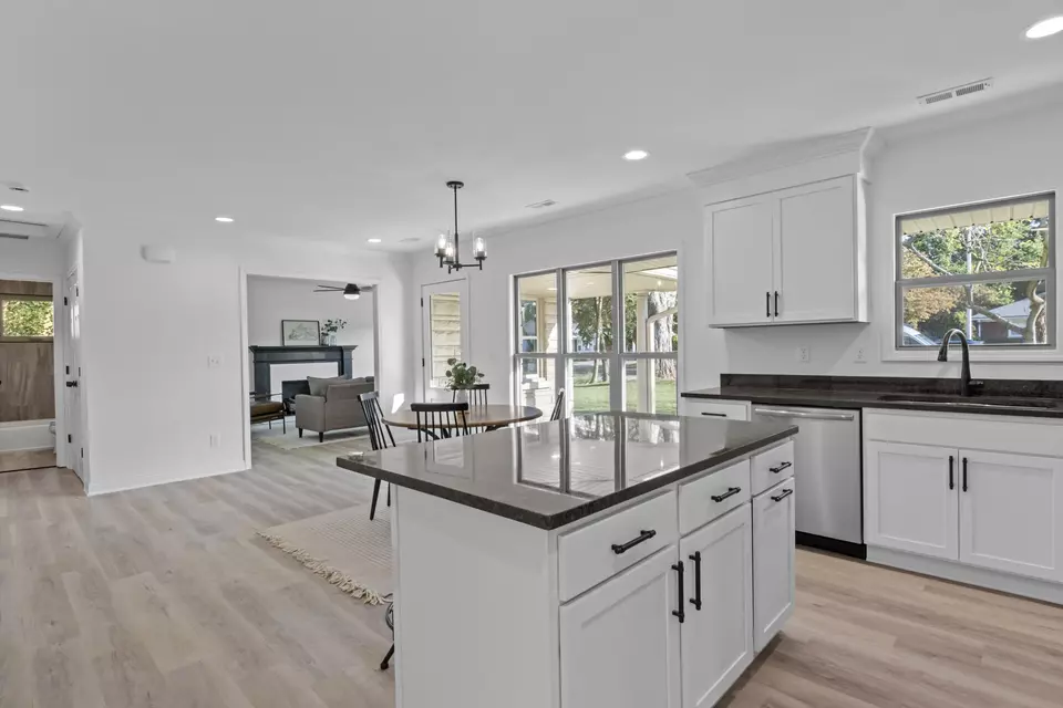Kitchen - 844 Celia Ln, Lexington, KY 40504 photo 1 of 2