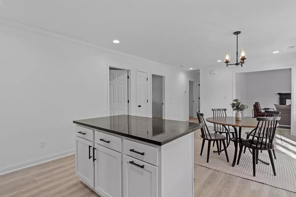 Dining - 844 Celia Ln, Lexington, KY 40504 photo 2 of 3