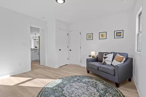 Entry Way - 844 Celia Ln, Lexington, KY 40504 photo 1 of 2