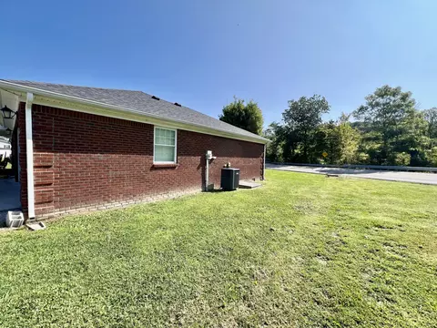 Exterior - 51 Maple St, Brodhead, KY 40409 photo 6 of 9