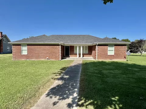 Exterior - 51 Maple St, Brodhead, KY 40409 photo 4 of 9