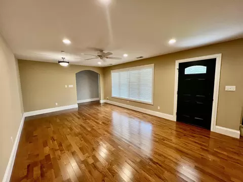 Living - 51 Maple St, Brodhead, KY 40409 photo 1 of 4