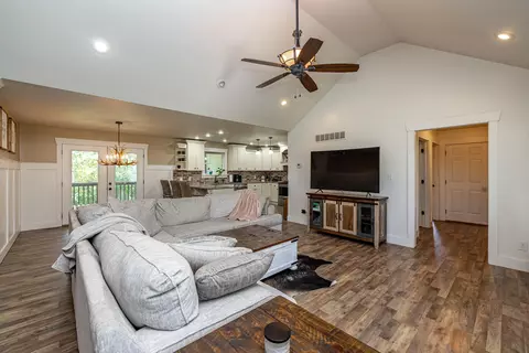 433 Cresthill Dr, Harrodsburg, KY 40330