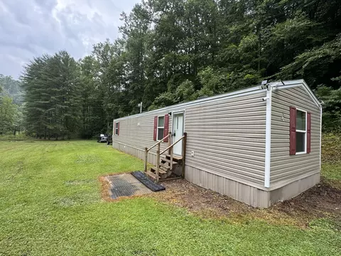 303 Wagon Fork Rd, Oneida, KY 40972