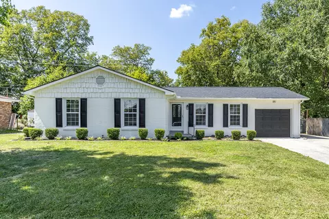 181 Paddock Dr, Versailles, KY 40383