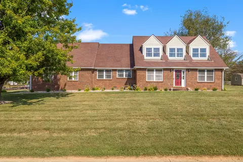 908 W Count Fleet Cir, Danville, KY 40422