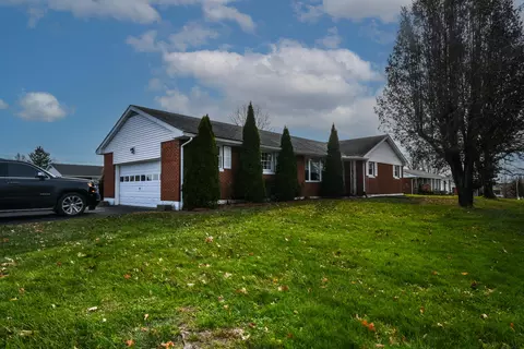 140 Country Ln, Flemingsburg, KY 41041