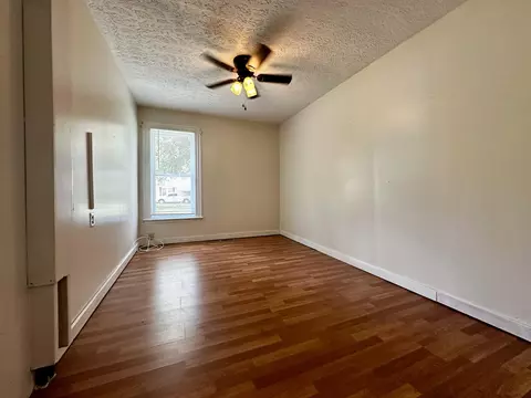 Living - 314 8th St, Corbin, KY 40701 photo 2 of 2