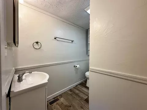 Bath - 314 8th St, Corbin, KY 40701 photo 1 of 2