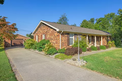 512 Hillcrest Cir, Lebanon, KY 40033